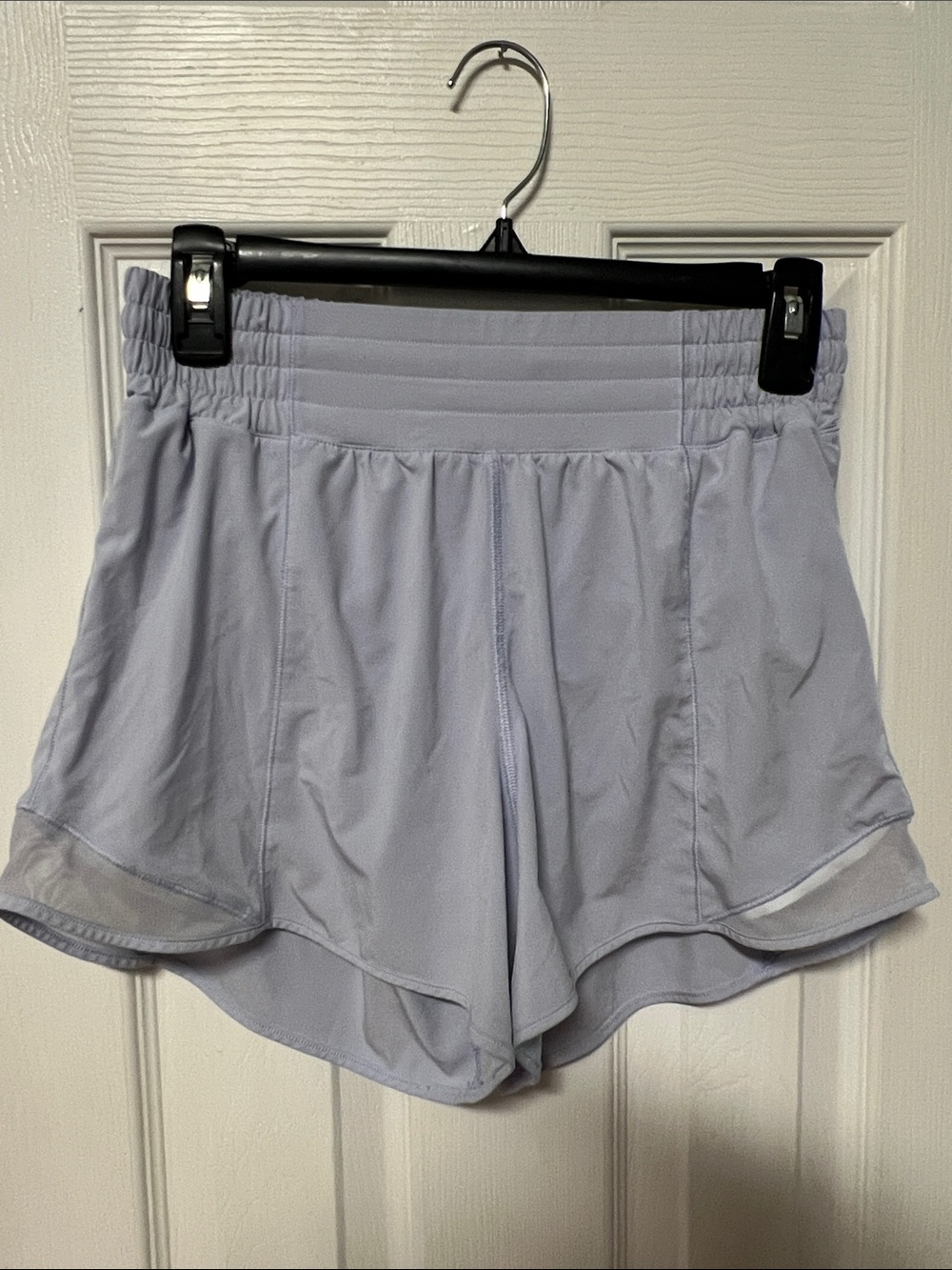 Lululemon Hotty Hot High-Rise Lined Short 4"
Pastel Blue